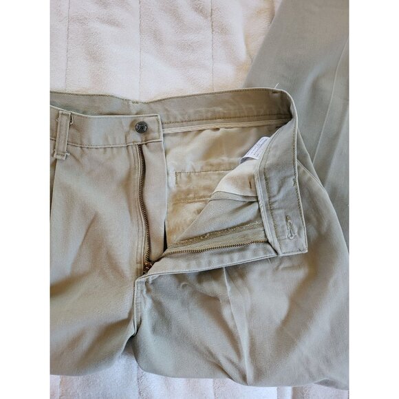 Lee Mens Khakis Size 33/30 Tan Pleated Zip Fly Button Close Slant Pockets - Picture 8 of 8